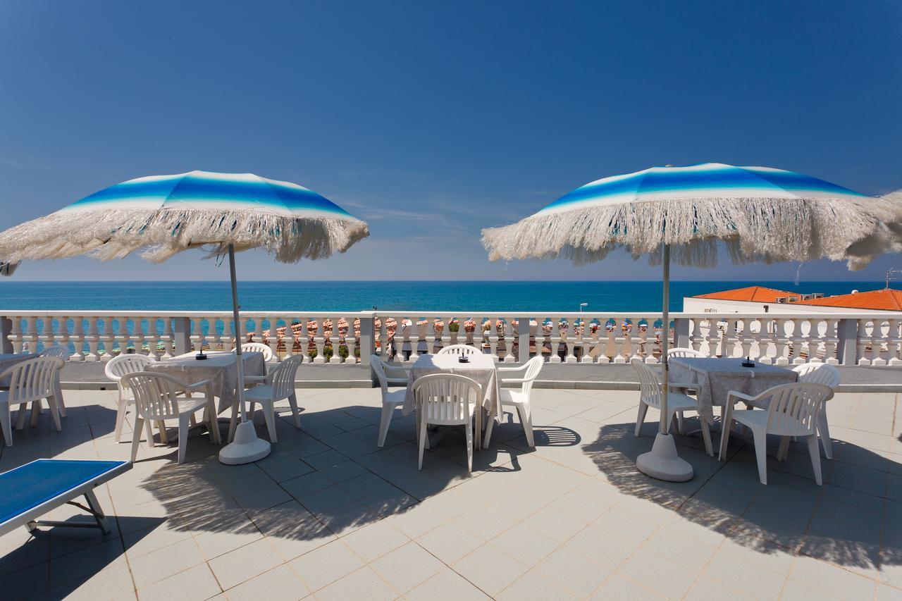Hg Hotel Il Settebello Marina di Cecina Exterior foto